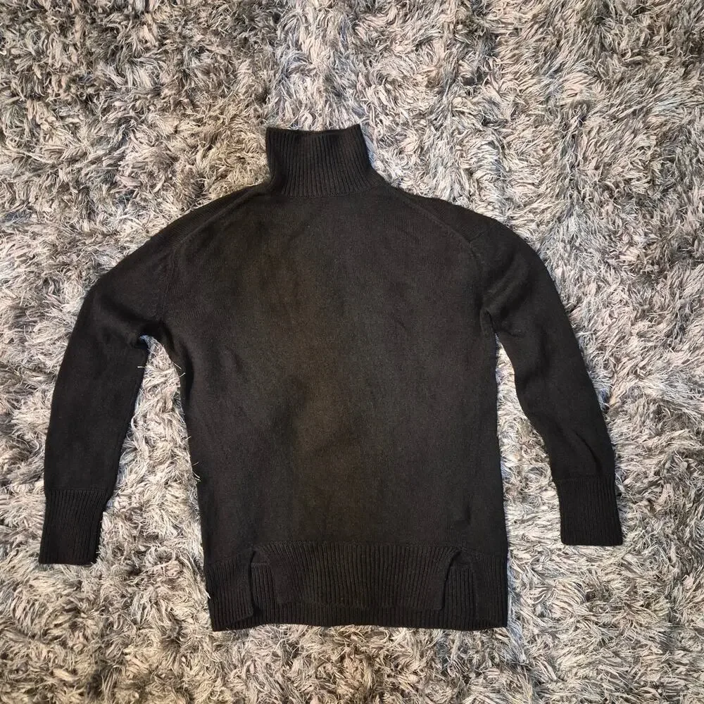 Vince Oversize Minimalist Cashmere Turtleneck Sweater With Side Slits - Picture 3 of 9